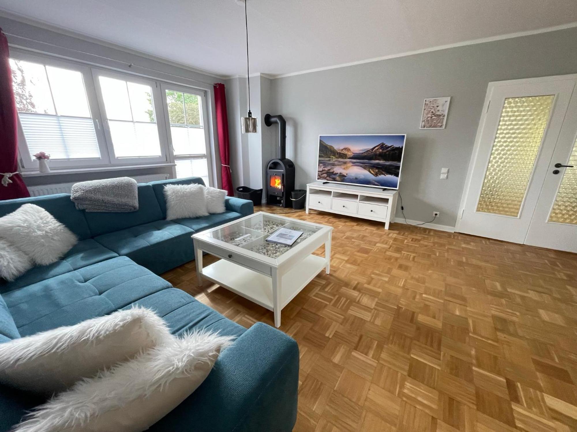 Ruegenferienhaus - Schaprode Hafen エクステリア 写真