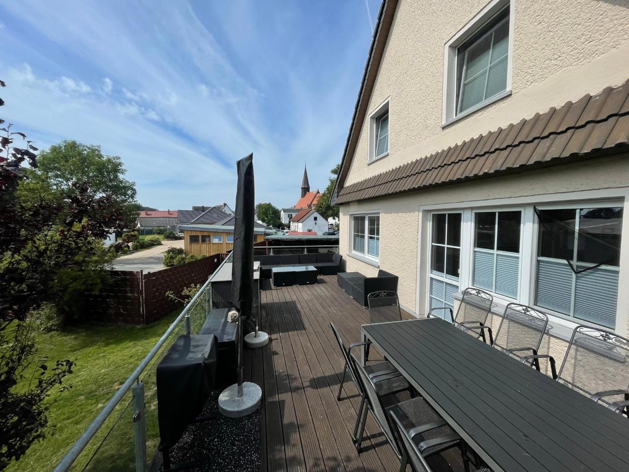 Ruegenferienhaus - Schaprode Hafen エクステリア 写真