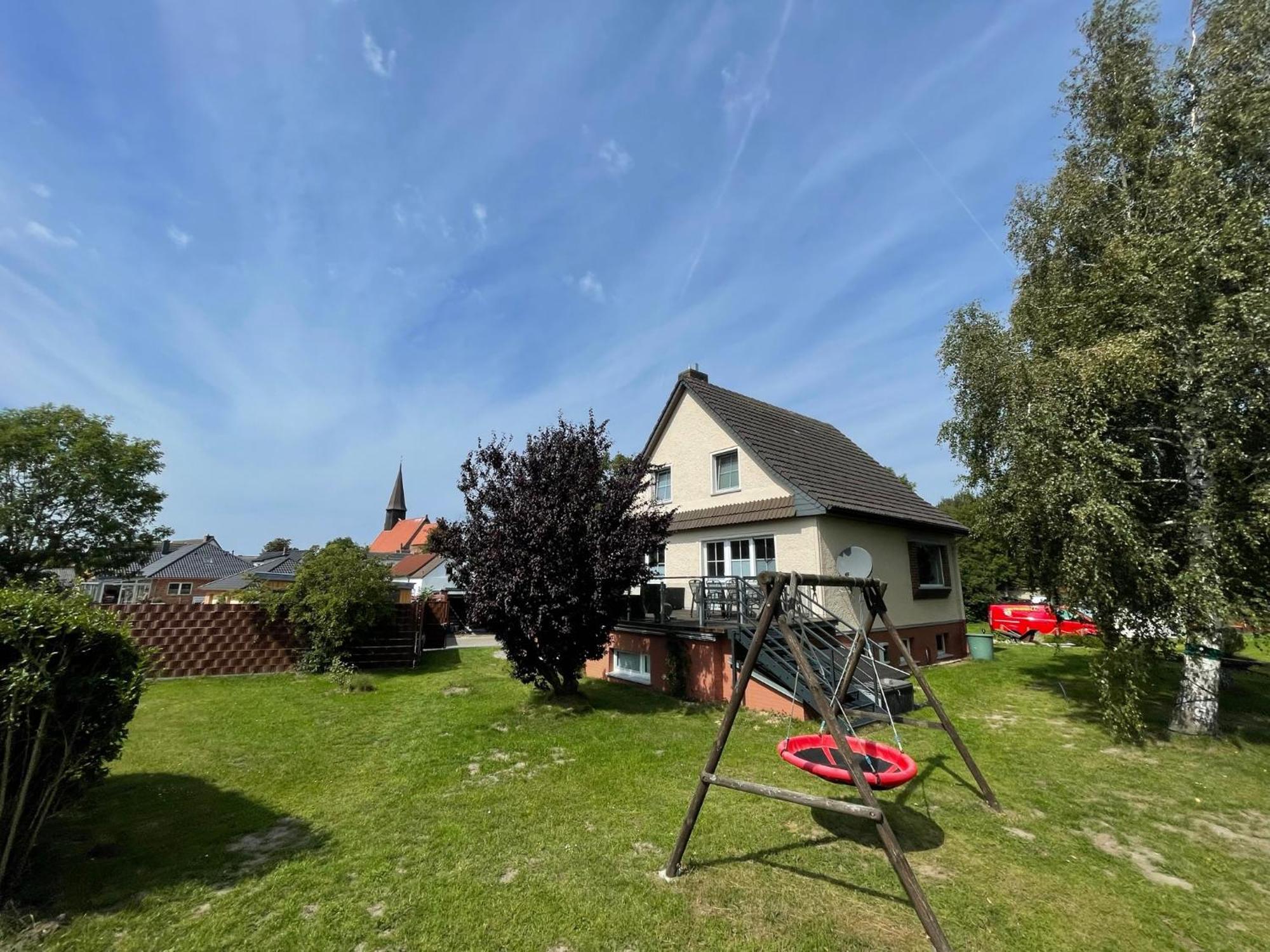 Ruegenferienhaus - Schaprode Hafen エクステリア 写真